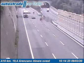 Imagen de vista previa de la cámara web Arenzano - Traffic A10 - KM 19,4